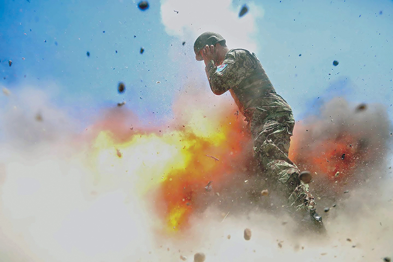Illustration for article titled This is a hell of a photo (Sensitive content)
